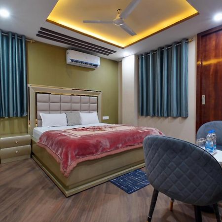 Hotel Lilac Doors Patna  Exteriör bild