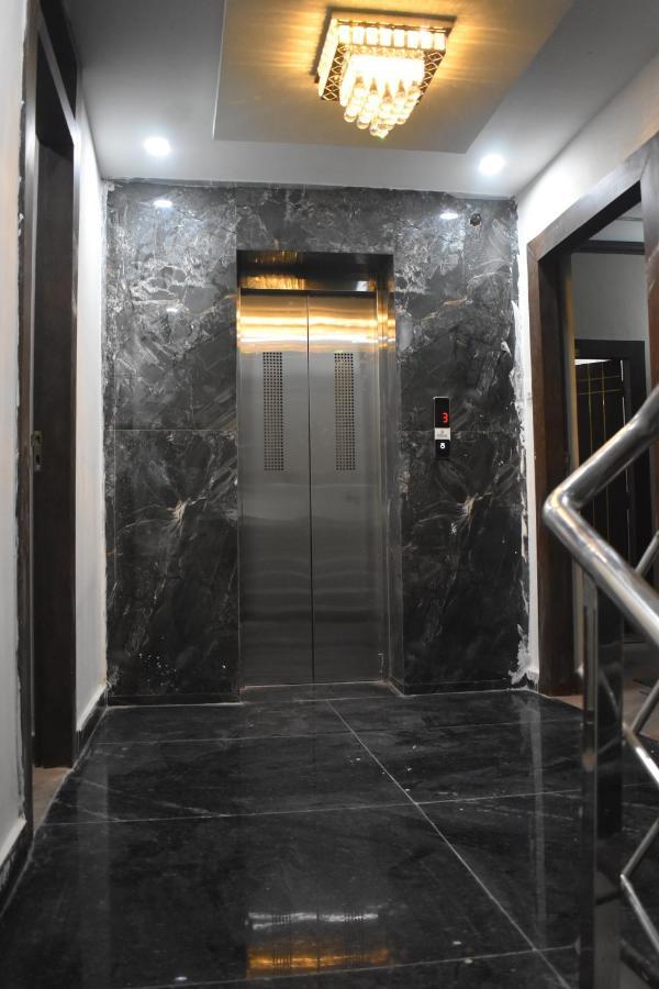 Hotel Lilac Doors Patna  Exteriör bild