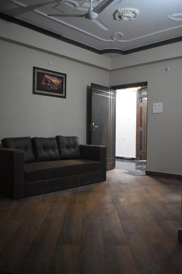 Hotel Lilac Doors Patna  Exteriör bild
