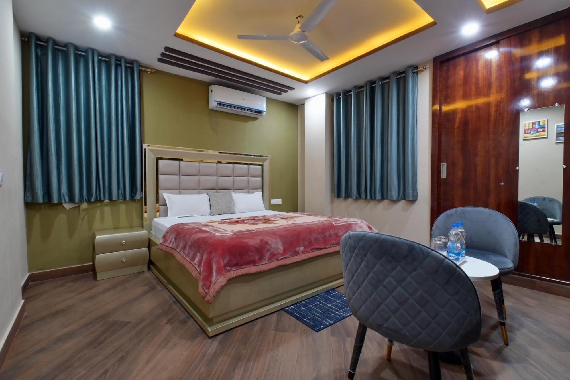 Hotel Lilac Doors Patna  Exteriör bild
